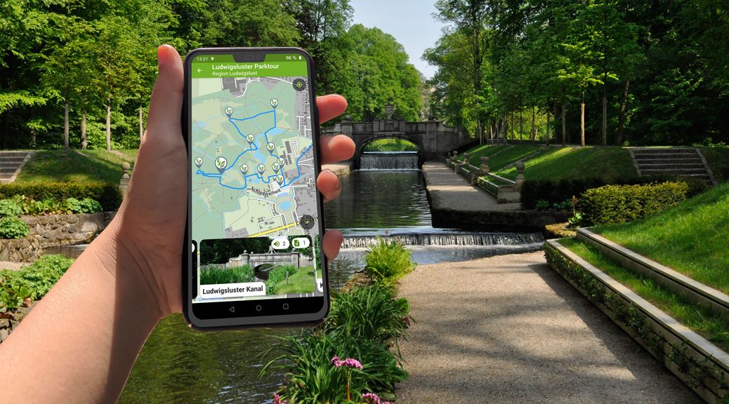 Mit der Entdeckerrouten-App im Schlosspark Ludwigslust